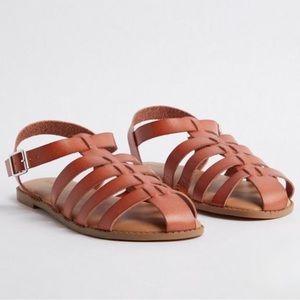 Fisherman flat sandals